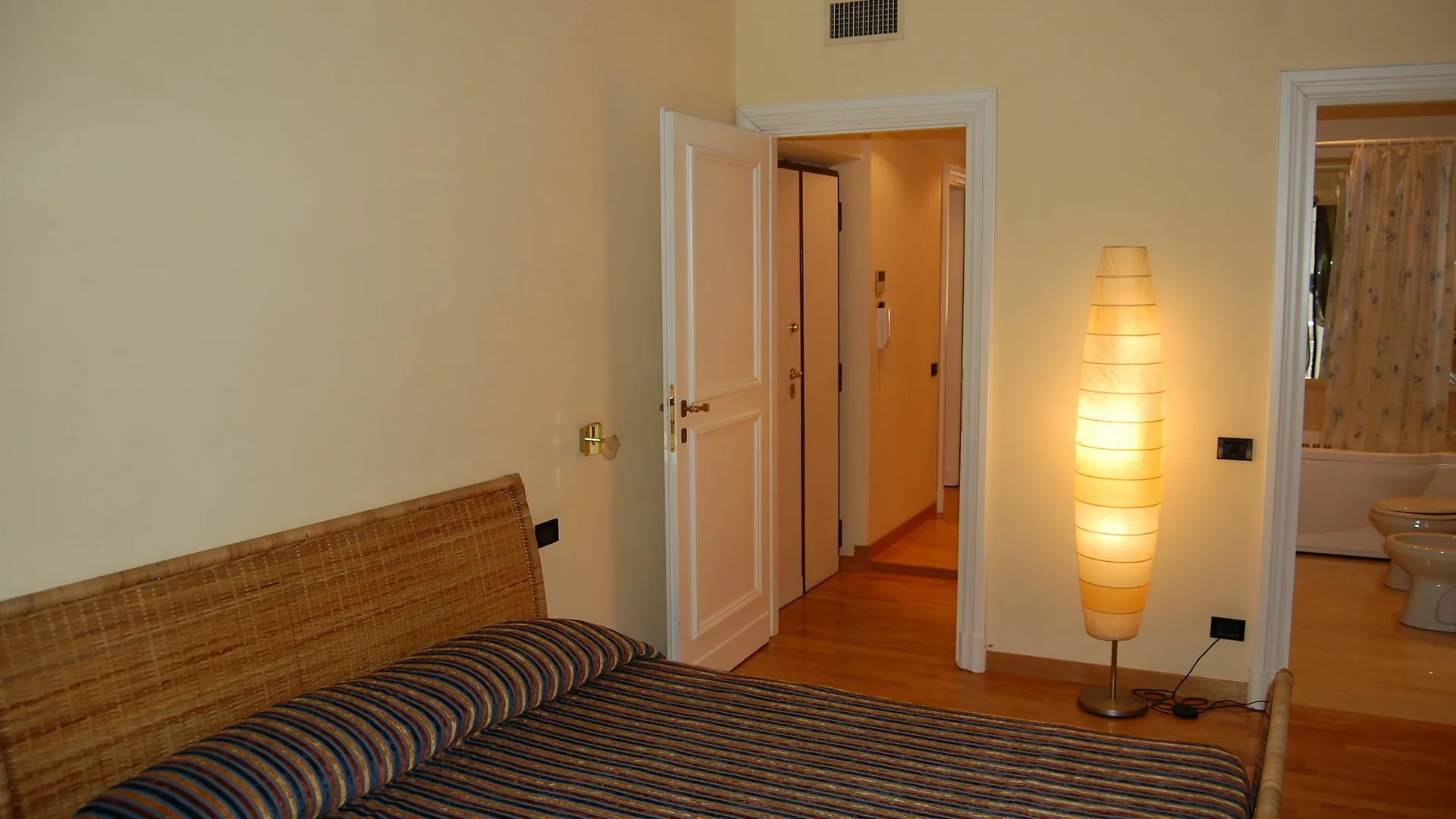 Rsh Campo De' Fiori Apartments Рим Италия